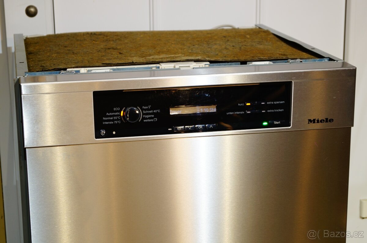 Myčka Miele celonerezová G6700 SCU, tři koše