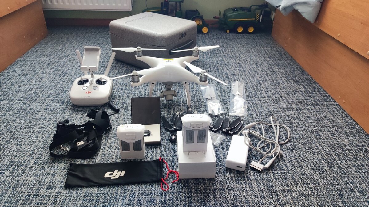 Dji Phantom 4 (nebourany)