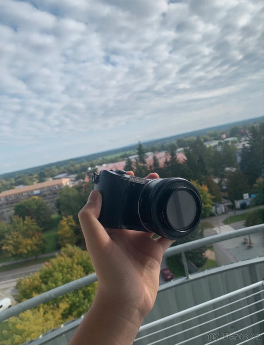 Sony A5000 + 16-50mm OSS + příslušenství