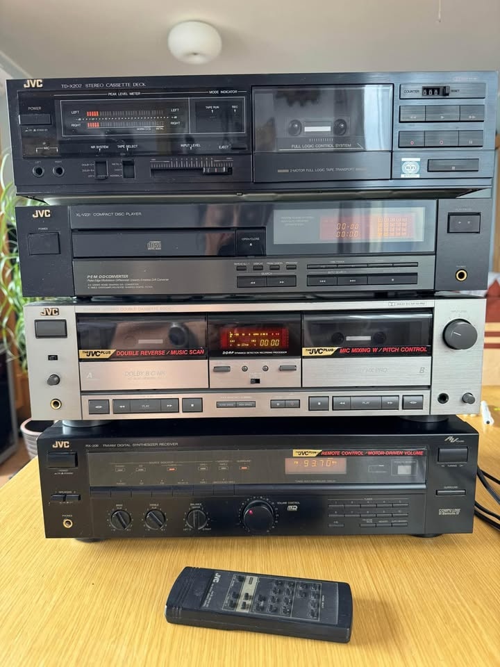 JVC komponentní HI-FI sestava