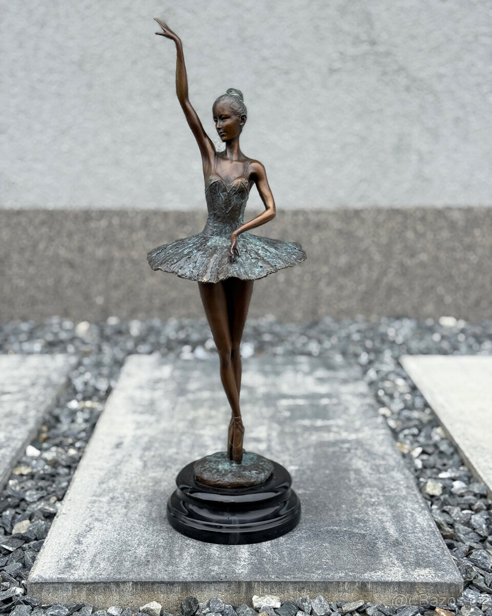 Bronzová socha Balerína luxusní  tanečnice dekorace a dárek