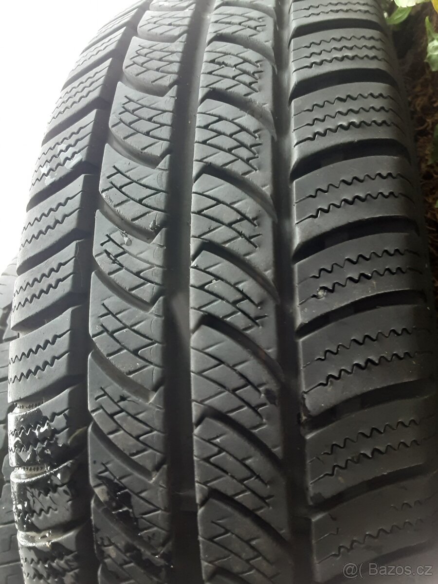 ZIMNÍ PNEU 205/75/16C céčka  2-4 ks., R16 C  zima