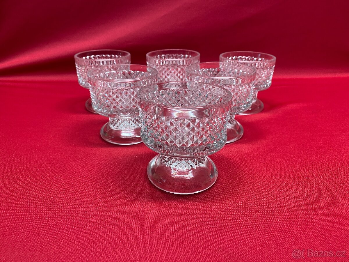 sklenice retro sklenice sada československé sklo pohár