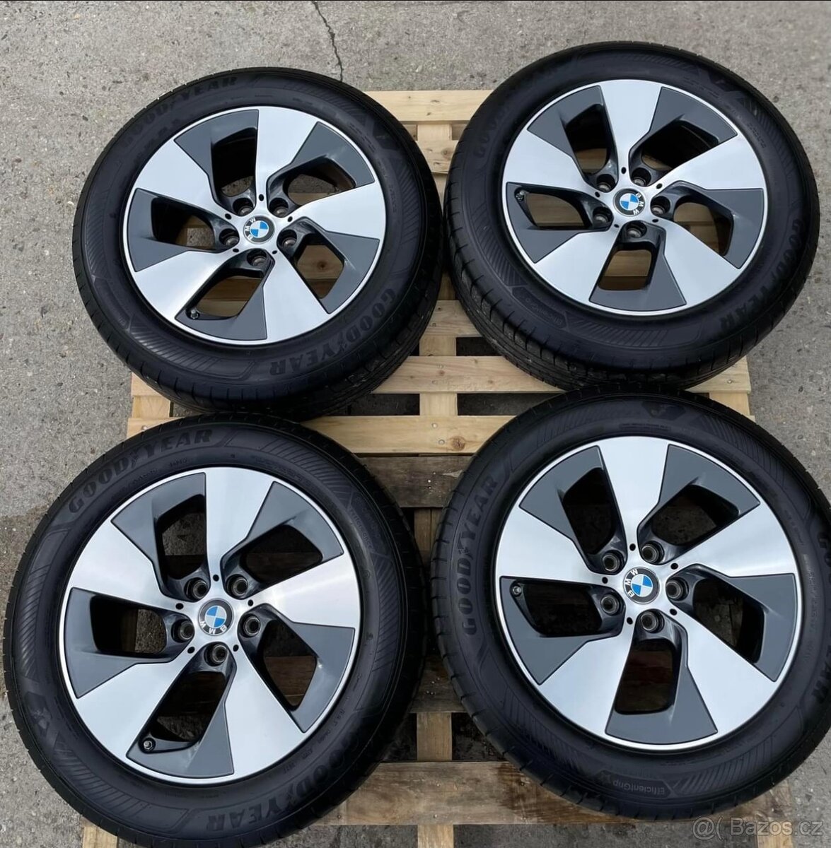 Originál BMW kola 17 stylling 645 letní gumy GoodYear