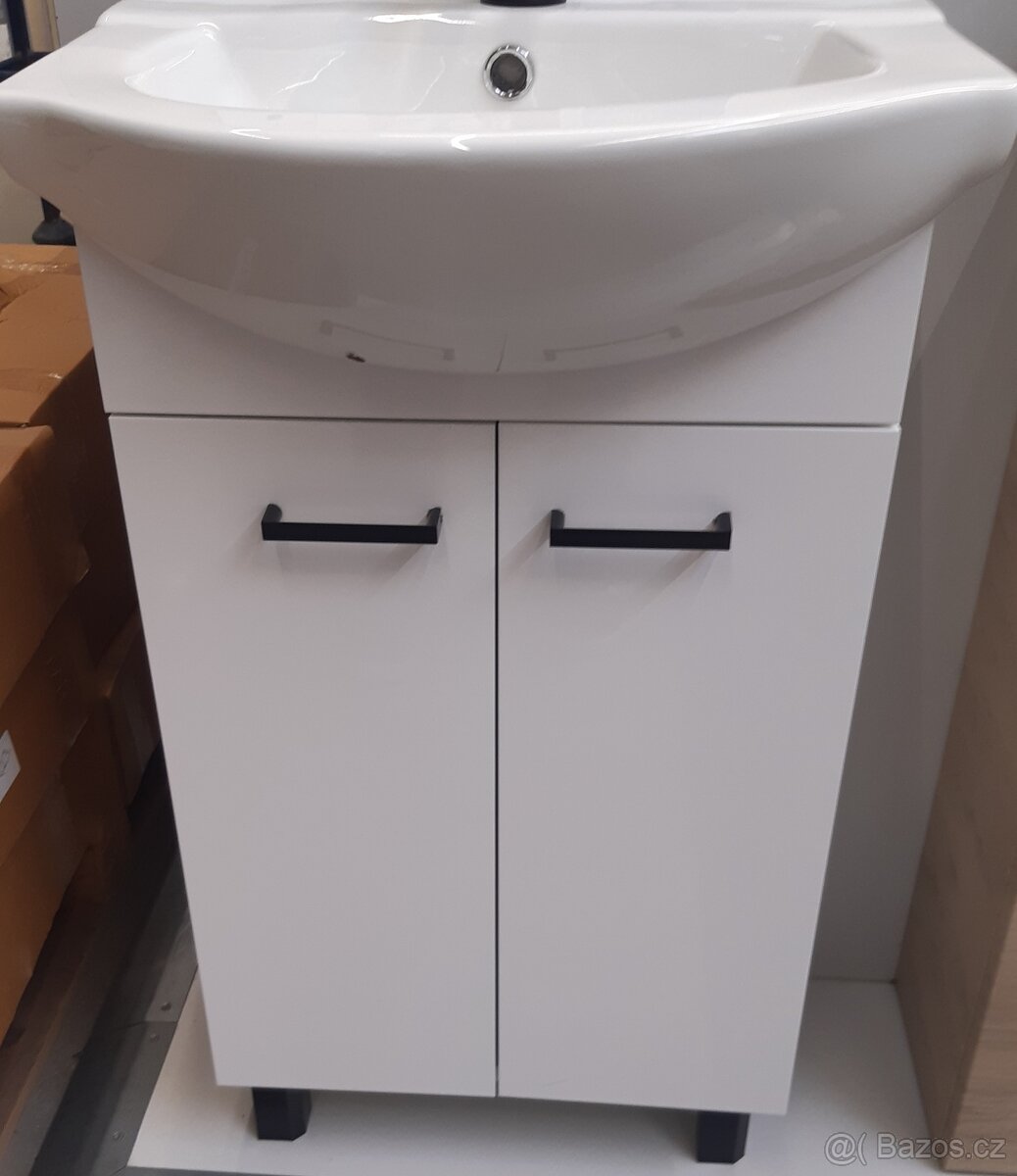 Koupelnová skříňka s umyvadlem 50 cm