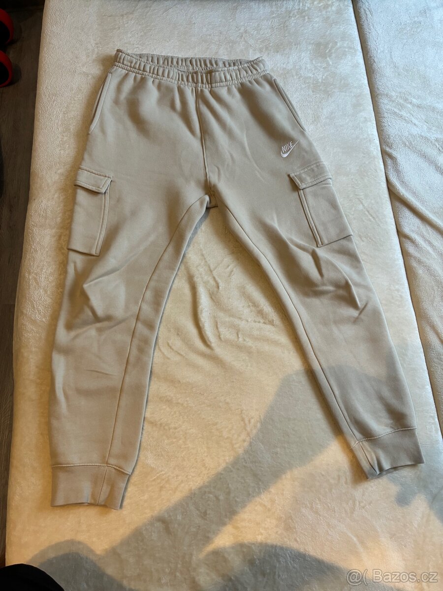 Panske tepláky Nike