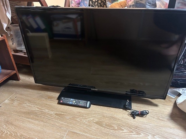 Prodám TV Samsung - UE40EH5300