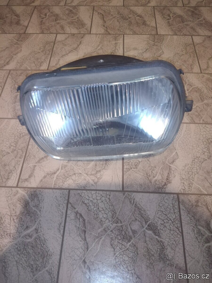 Škoda 105,120 Přední Světlo