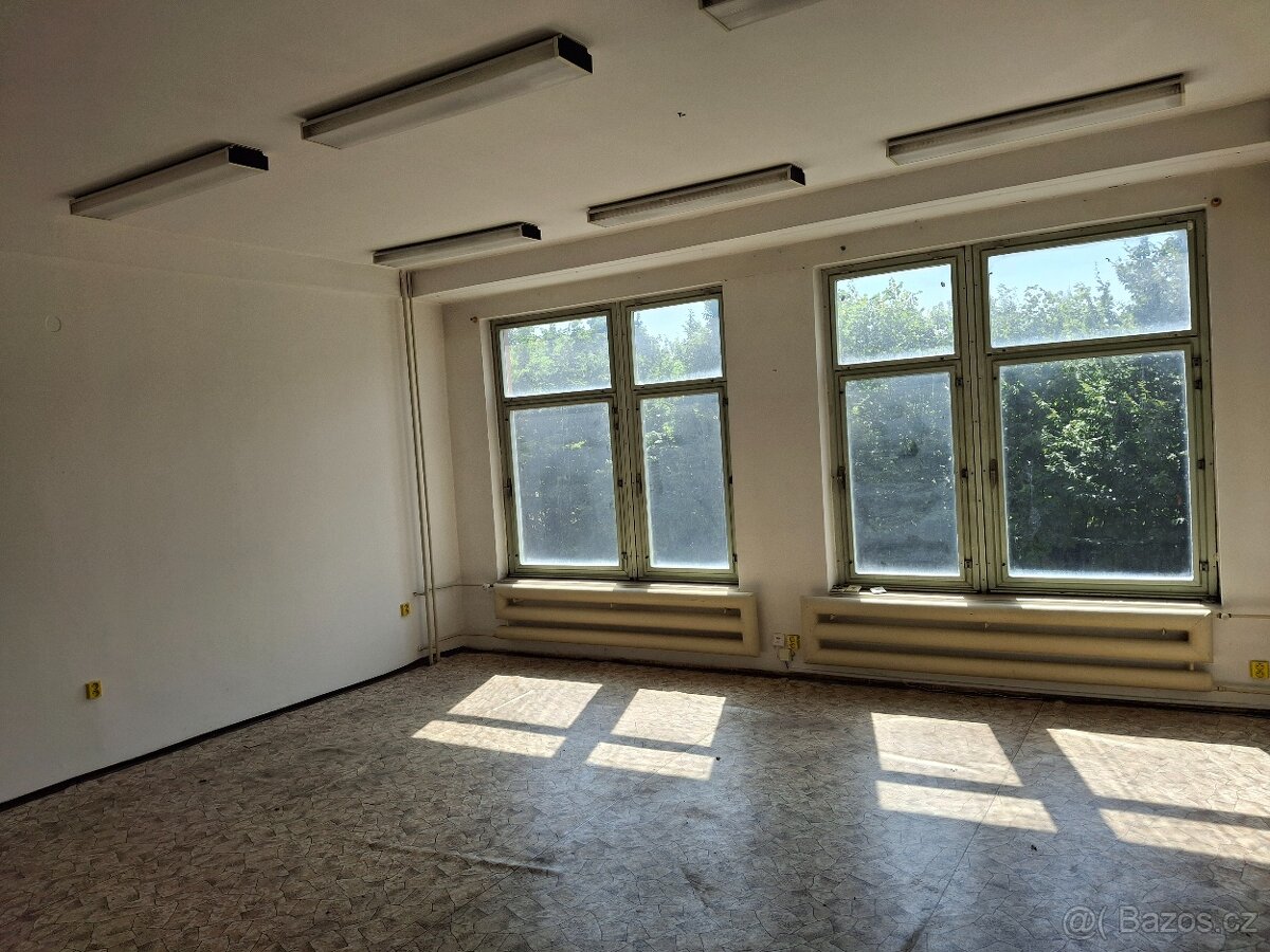 Pronájem kanceláře 36 m2 Tábor, areál COGEBI a.s.