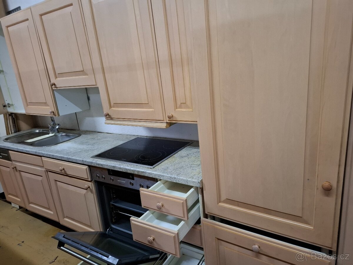 kuchyňská linka.