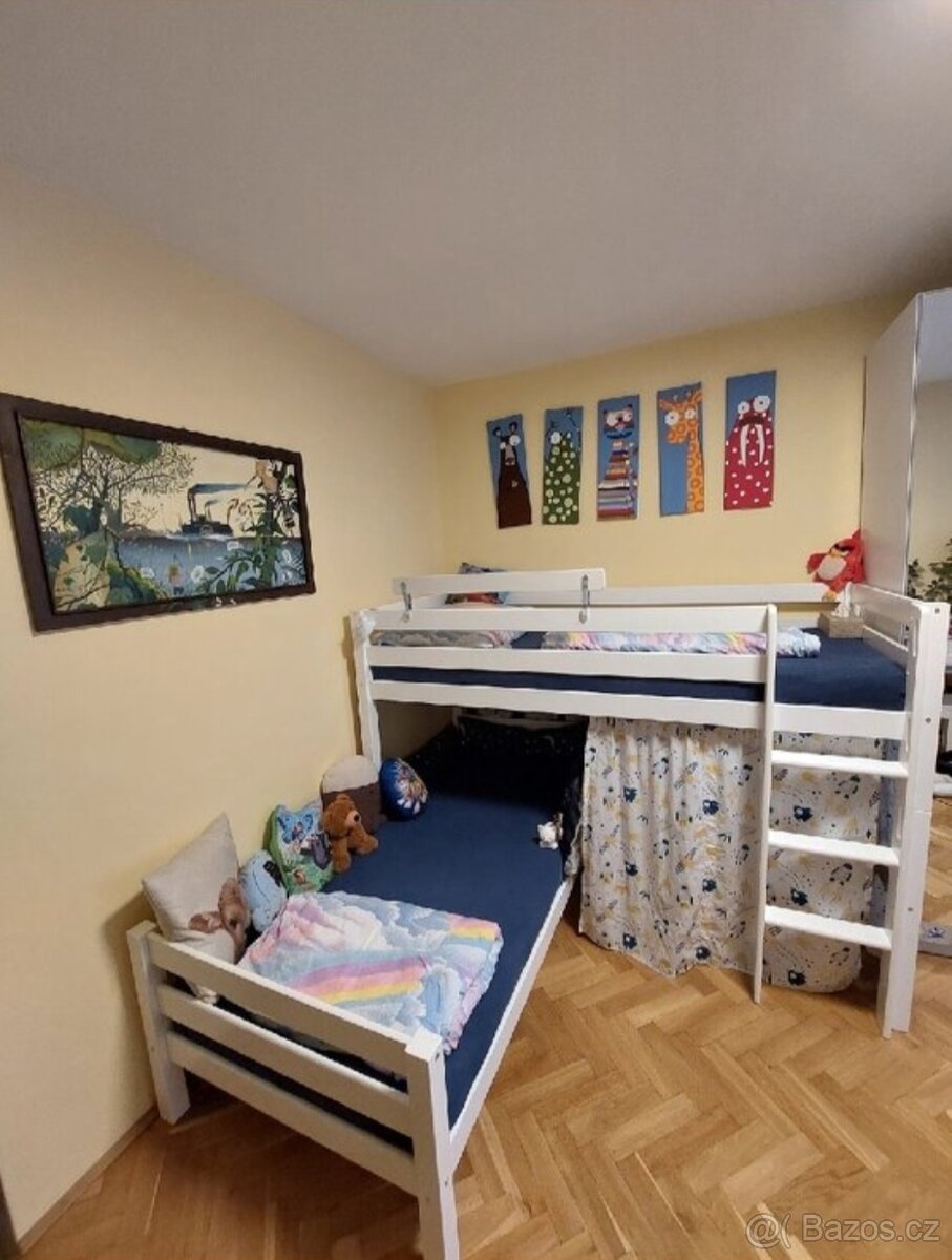 bílá palanda z masivu