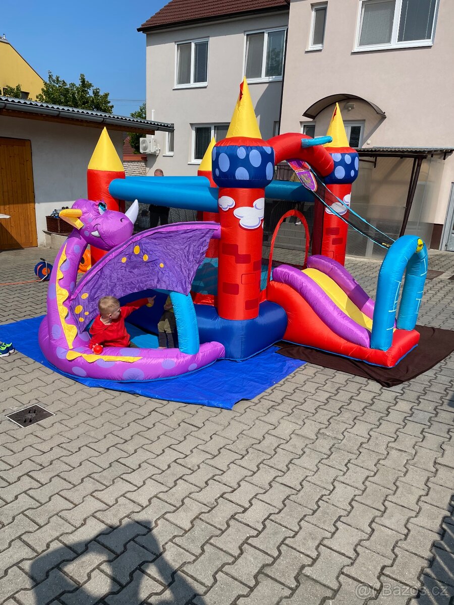 Skákací hrad pro děti