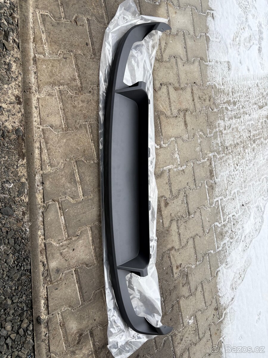 Spojler zadního nárazníku Škoda Superb 3