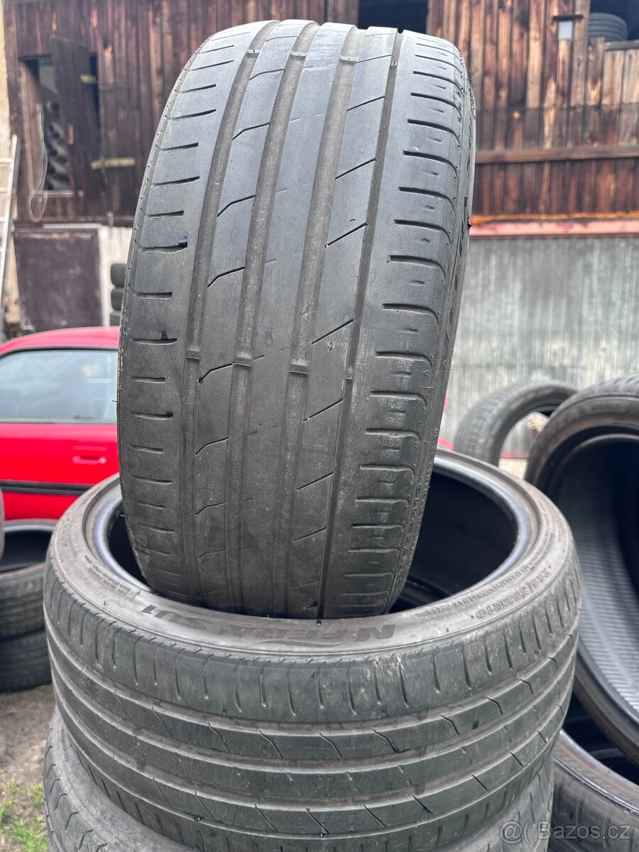 2ks letních pneu 225/35 R19 - Nexen