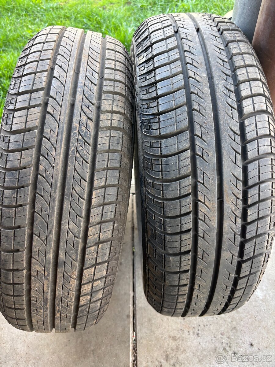 Pneu r14 r13