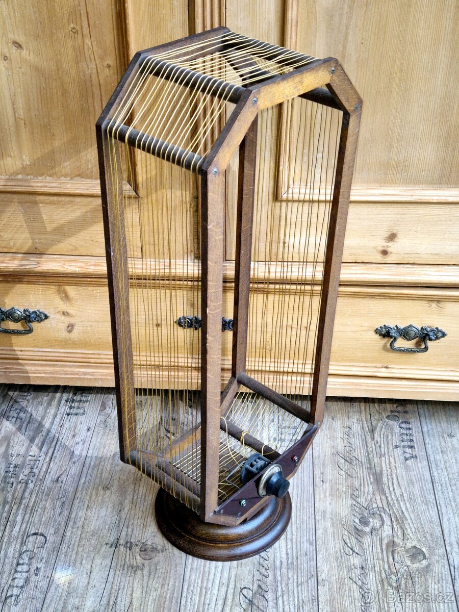 Otočná rádio anténa, rok 1927, Francie