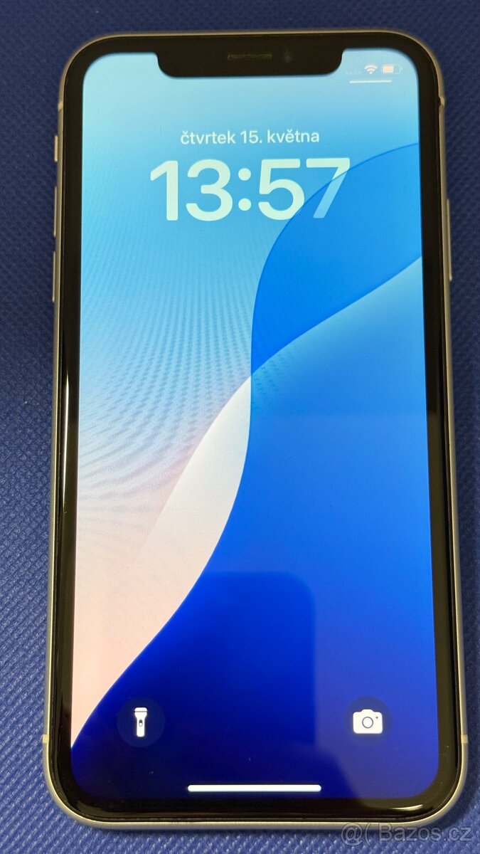 iPhone XR 64GB White, pěkný stav