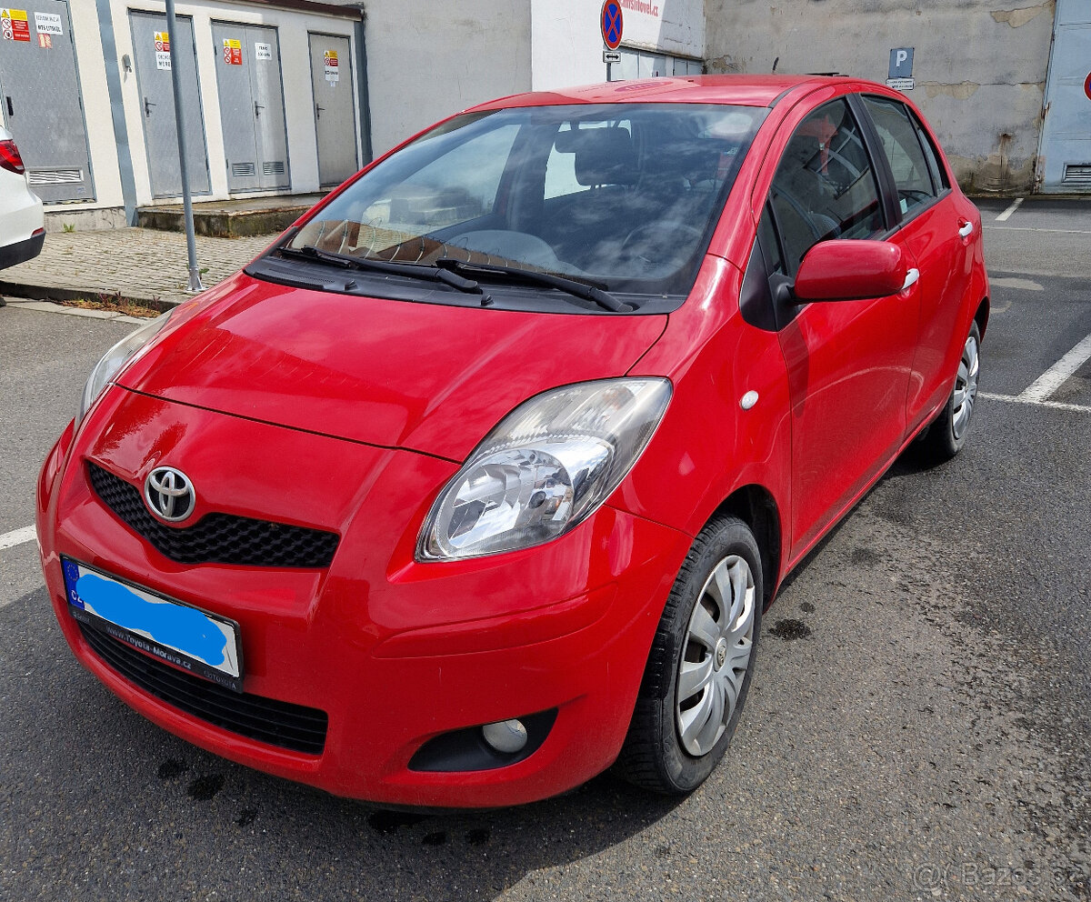 TOYOTA YARIS 1.0 51kw,BENZIN,PŮVOD ČR,KLIMA, TAŽNÉ