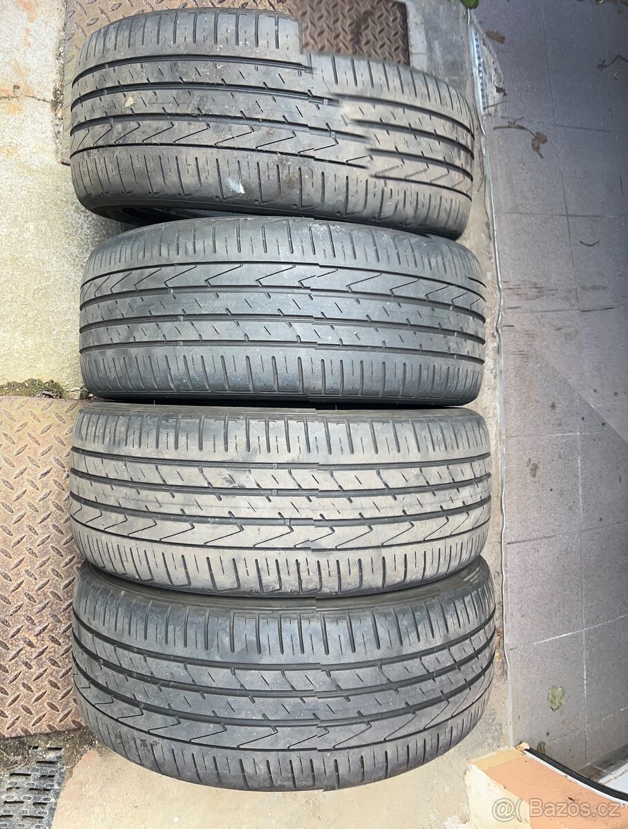 Letní pneu 235 50 19 SUV