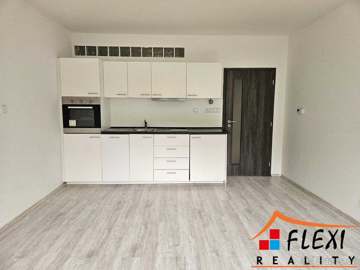 Pronájem bytu 1+kk, 30 m2, ul. J. Opletala, Frýdek-Místek