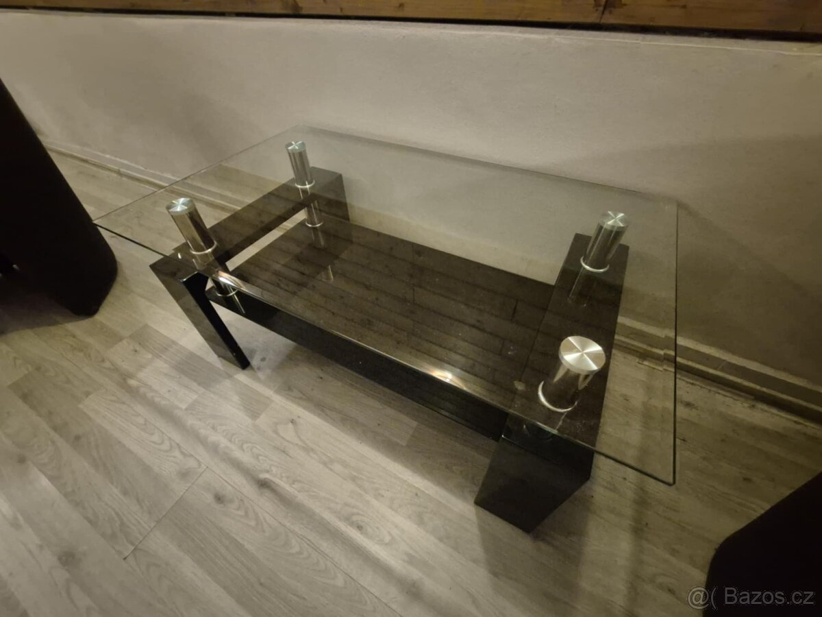 Prodám skleněný konferenční stolek 100/60/45cm š/h/v