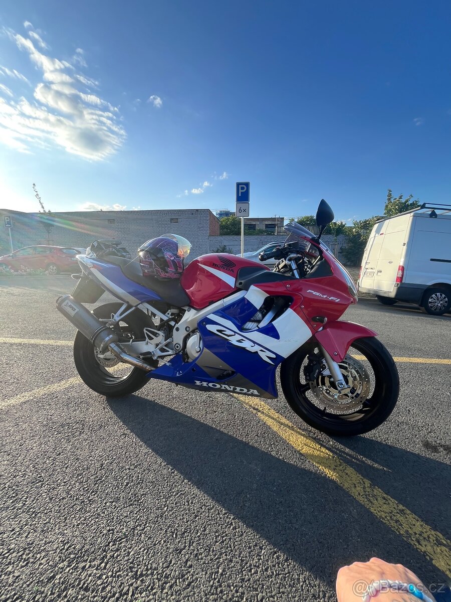 Honda CBR600f4i TOP STAV