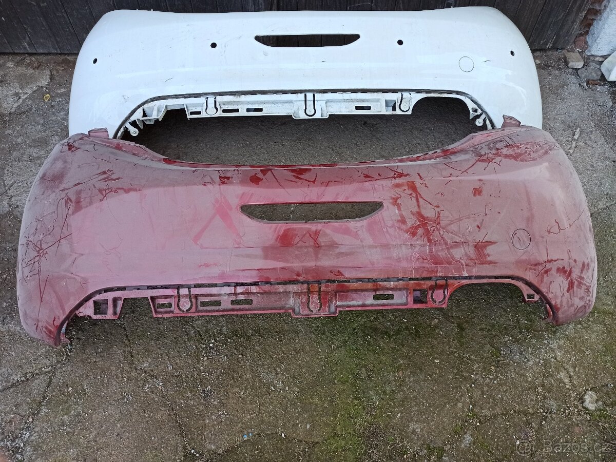 Zadní nárazníky Peugeot 208 2x