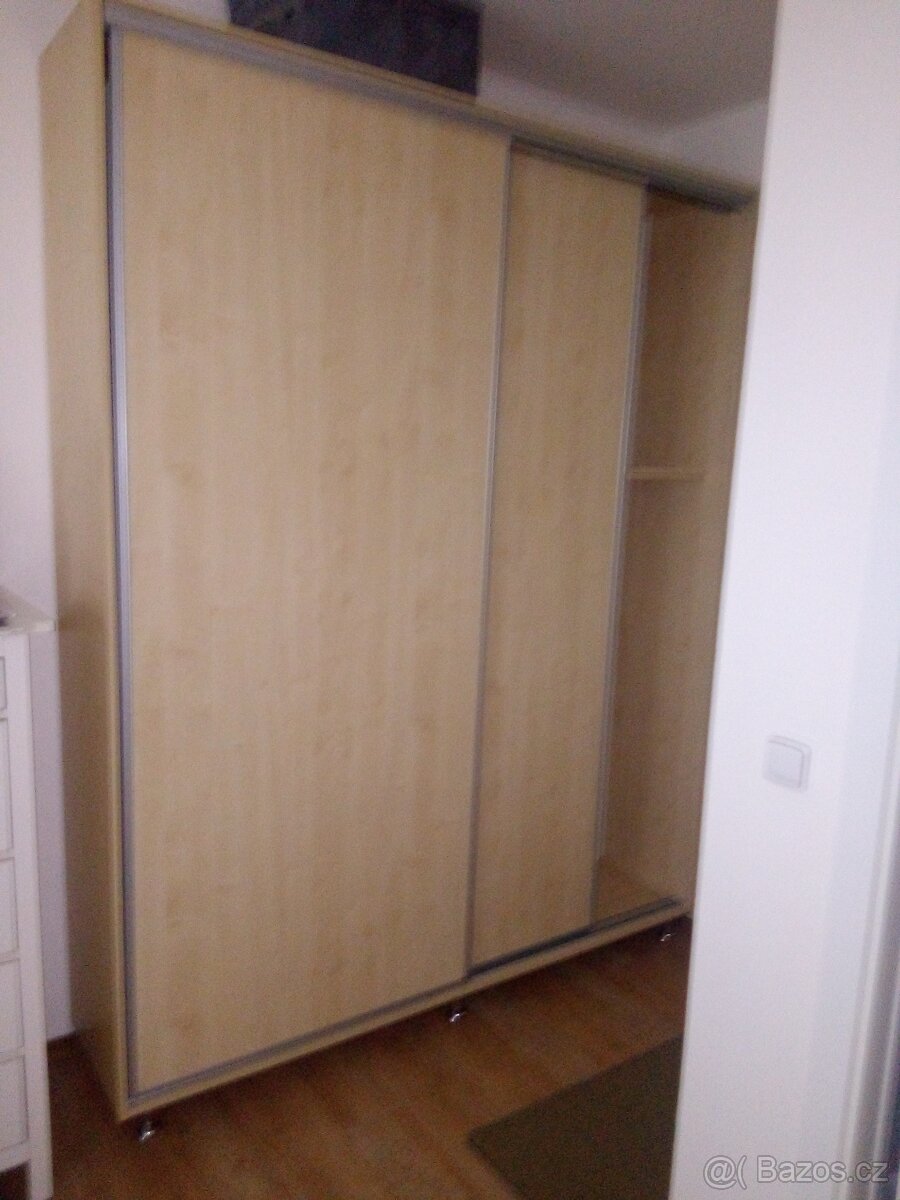 Šatní skříň
