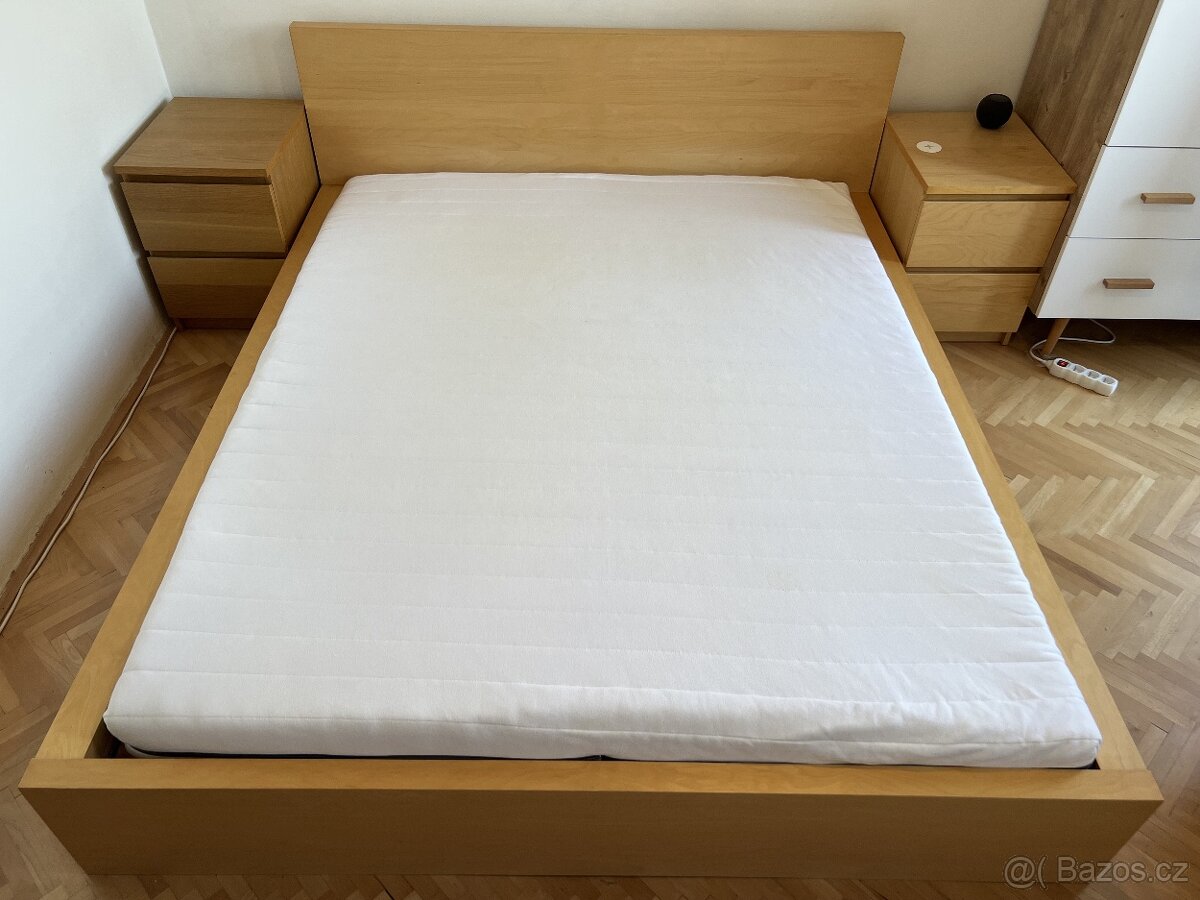 Predám posteľ IKEA MALM 160×200 cm + nočné stolíky