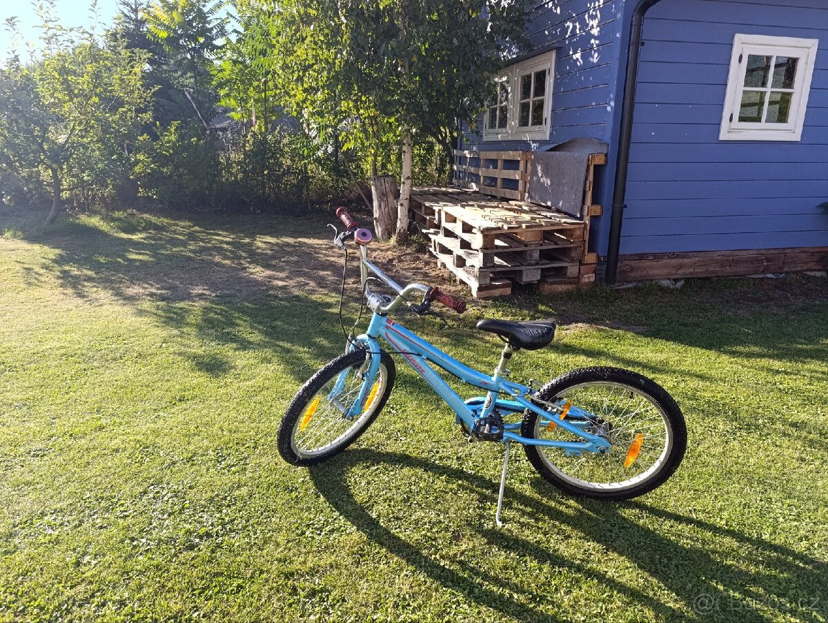 Dětské kolo Specialized 20" v dobrém stavu.
