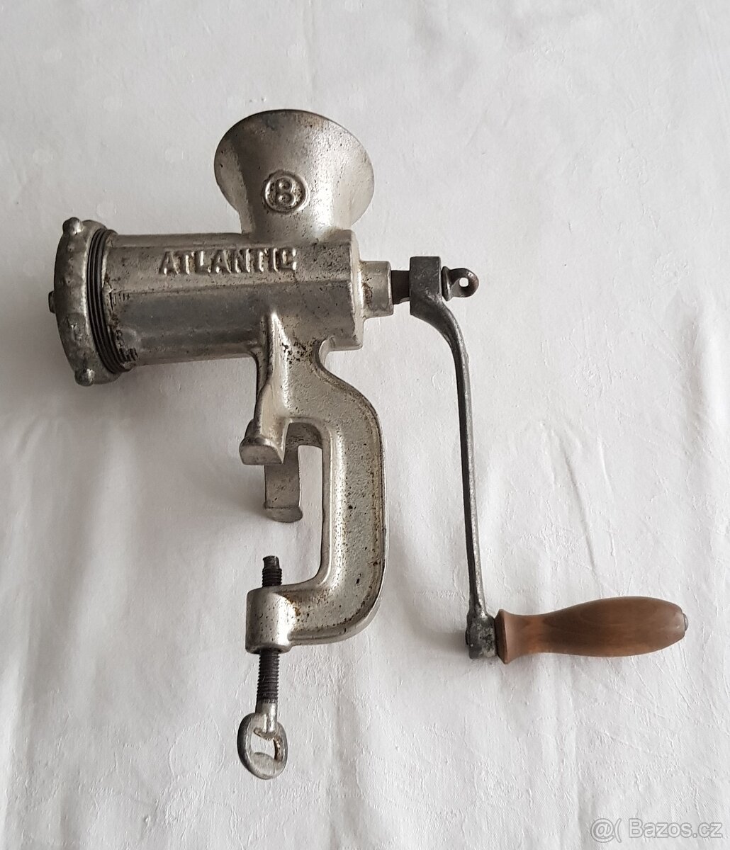 Starožitný mlýnek na maso – ATLANTIC 8