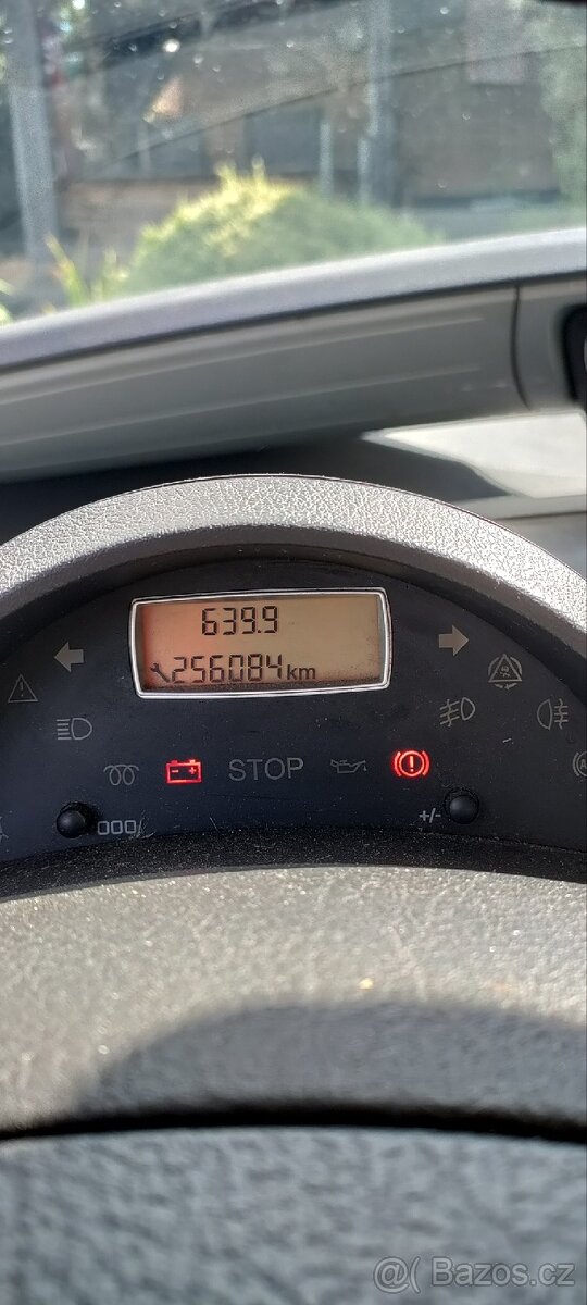 Prodám Peugeot 807 2,2hdi r.2006