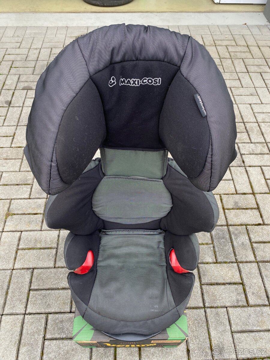 Maxi-Cosi autosedačka 15–36 kg – ISOFIX, pěkný stav