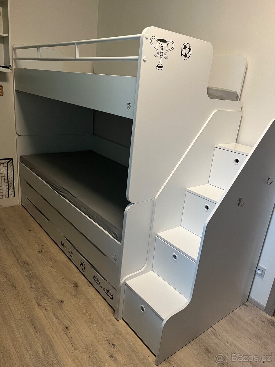 Patrová postel Čilek pro tři děti