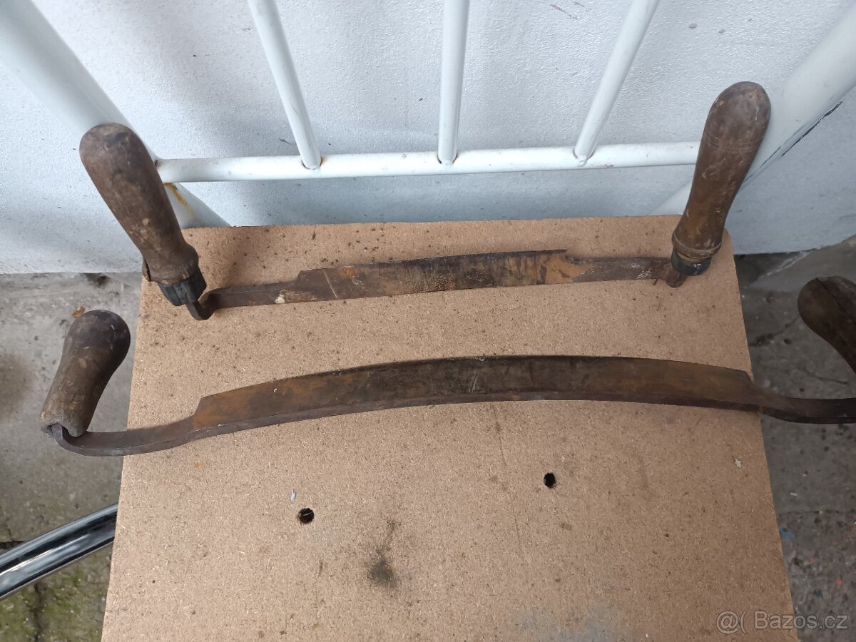 Poříz starý dva kusy