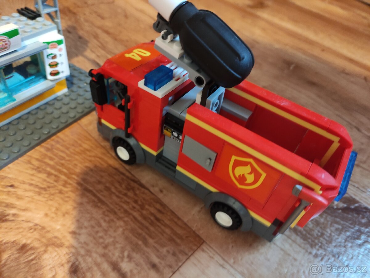 Lego city hasiči se stříkačkou