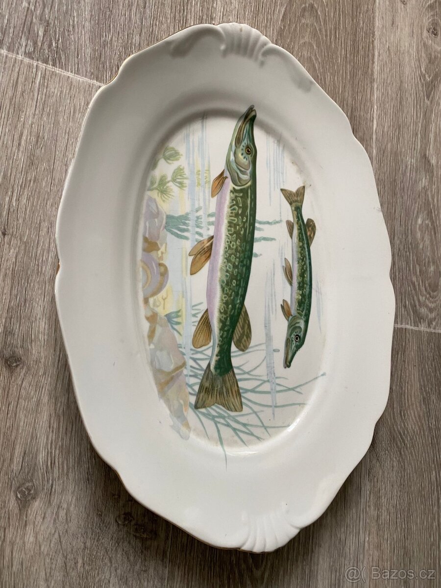 Porcelánový tác se štikou, čínský tác