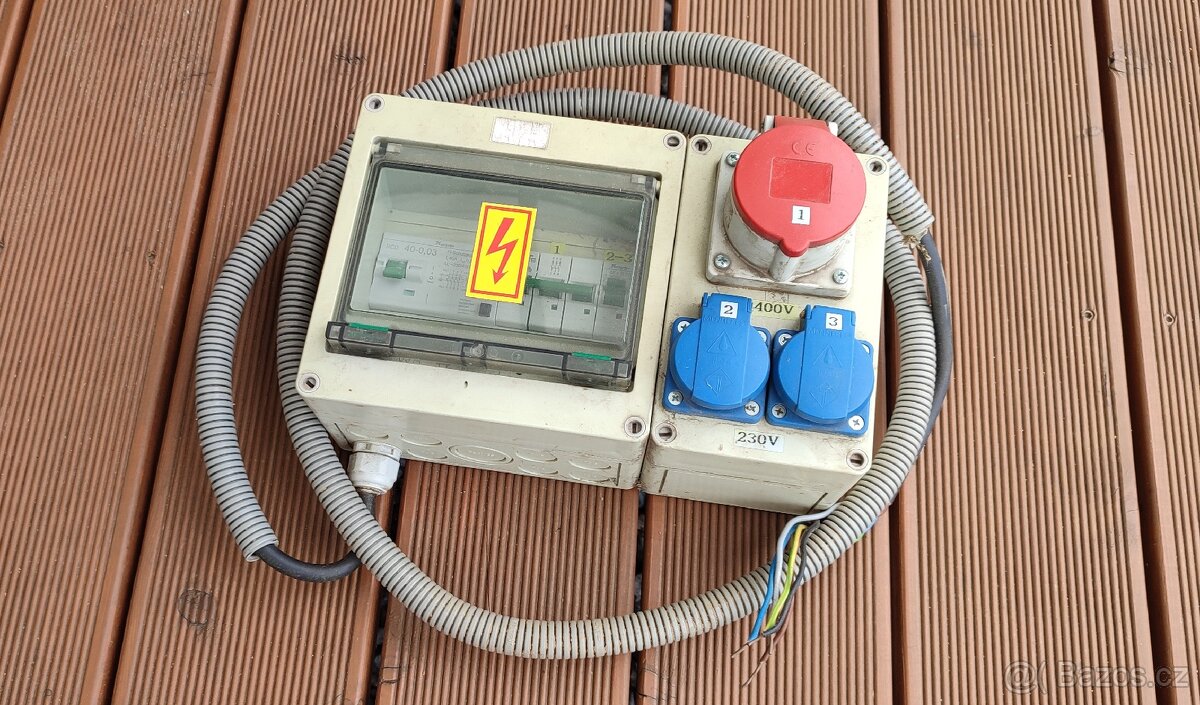 Stavební rozvaděč/zásuvková skříň, funkční