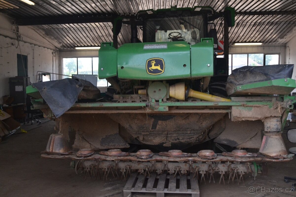 Mačkač John Deere 131