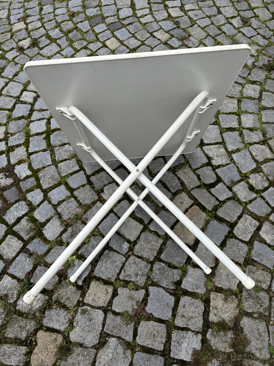 kempingový stůl skládací 60x80 do autokaravanu