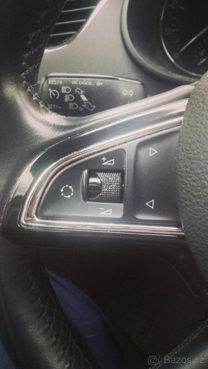 ROLOVACI KOLECKA NA MULTIFUNKCNI VOLANT