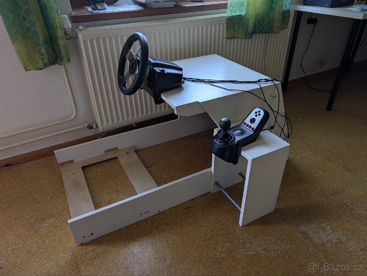 Logitech G27 + kokpit