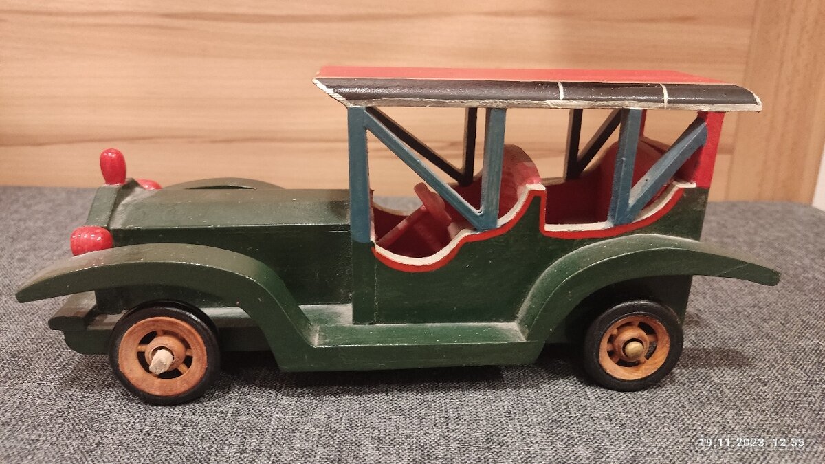 Dřevěná autíčka