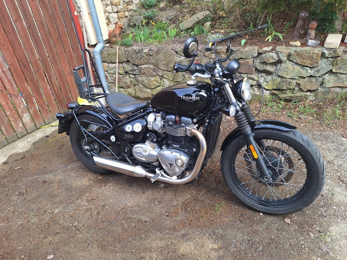 Triumph bonneville bobber