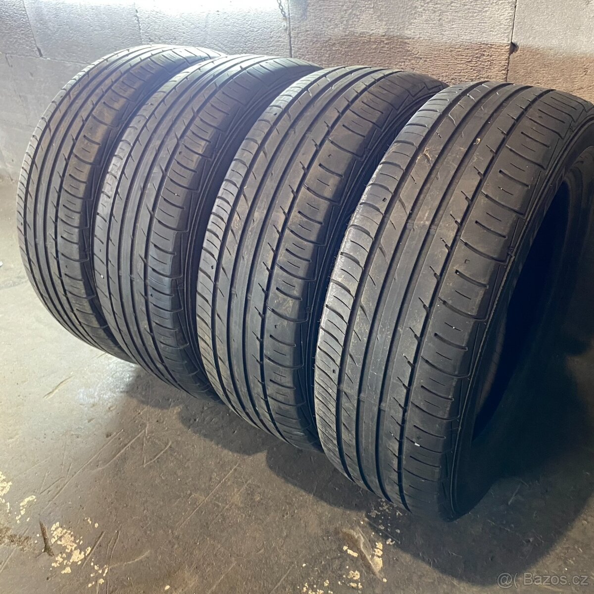 Letní pneu 215/60 R17 96H Falken 4-4,5mm