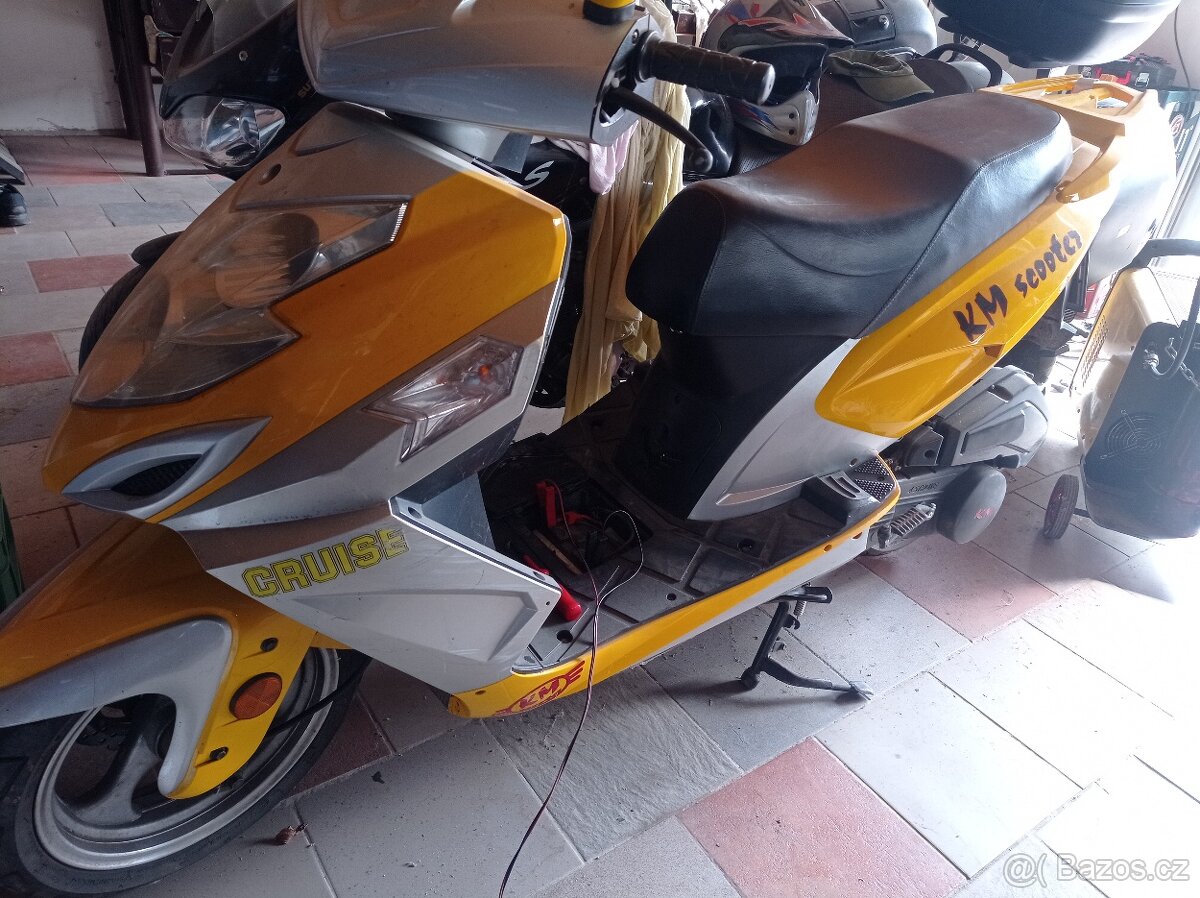 Skútr RIYA 125