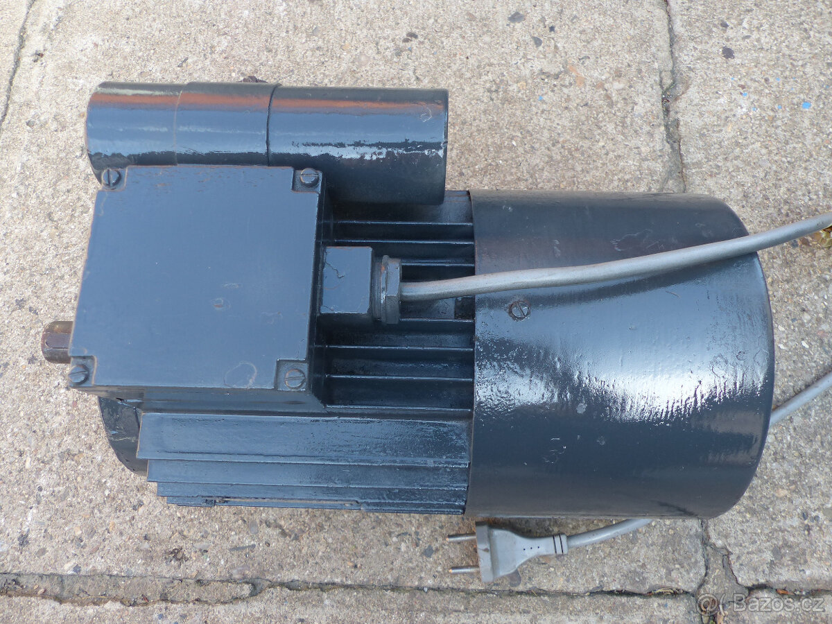 elektromotor O,75KW 1400 ot. 220v