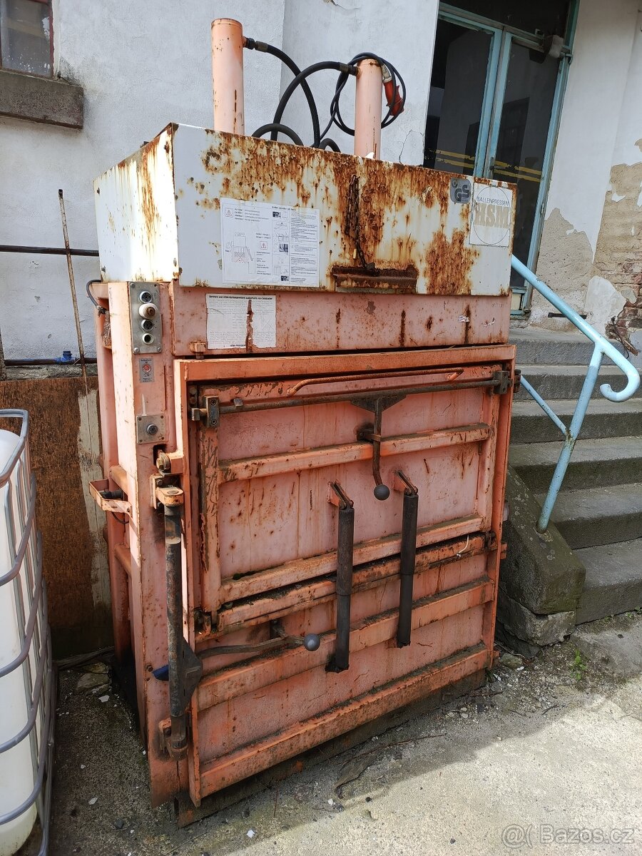 Paketovací lis