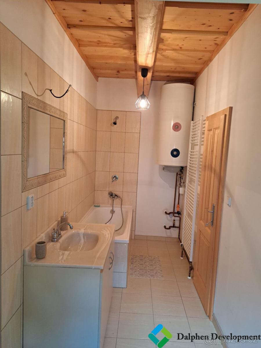 Pronájem rodinného domu ( srubu ) 5+1 na Čeladné Podolánky (