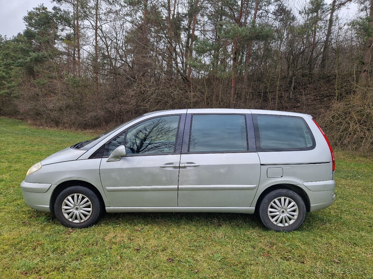 Citroën C8 2,0 HDI 16V 8 MÍST Nové STK Servis